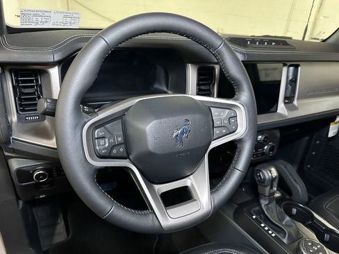 New 2025 Ford Bronco Outer Banks w/ Sasquatch Package image 20