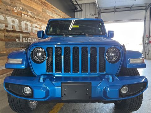 Used 2023 Jeep Wrangler Unlimited Sahara image 7