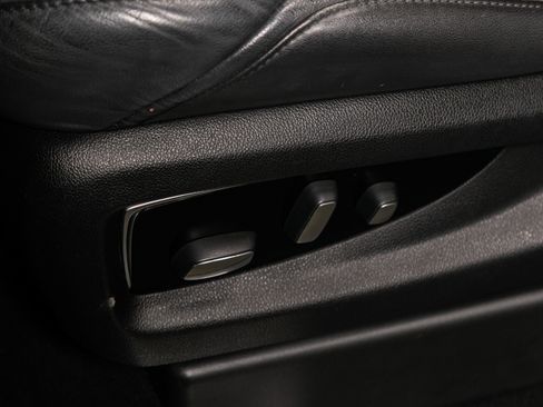 Used 2018 Cadillac Escalade Premium Luxury image 21