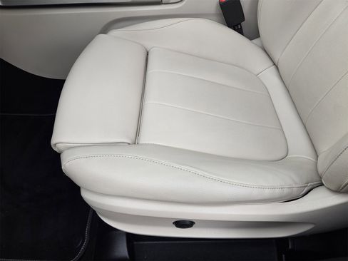 Certified 2022 Mercedes-Benz GLB 250 image 21