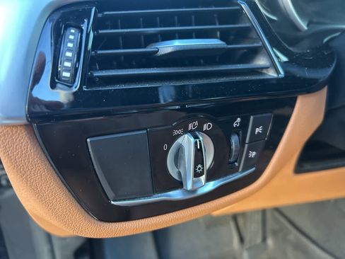 Used 2019 BMW 530e image 24