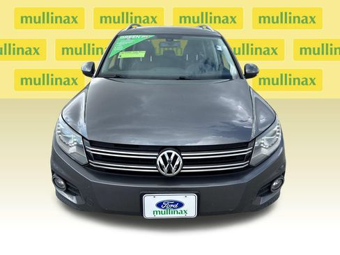 Used 2016 Volkswagen Tiguan SEL AWD/4WD image 11