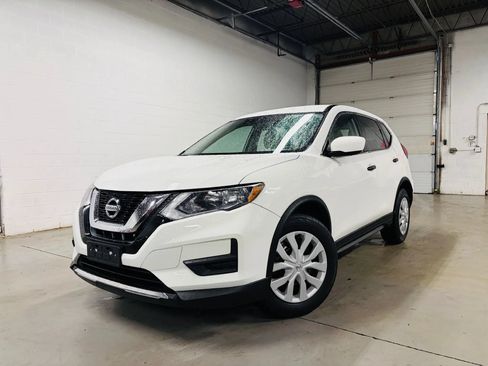 Used 2017 Nissan Rogue S FWD image 1