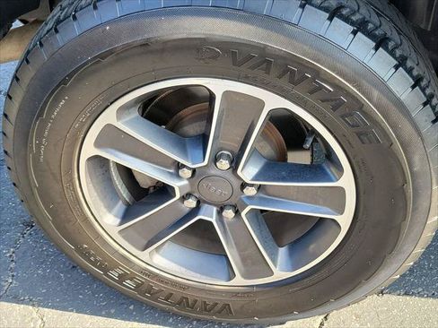 Certified 2023 Jeep Wrangler Unlimited Sahara AWD/4WD image 22