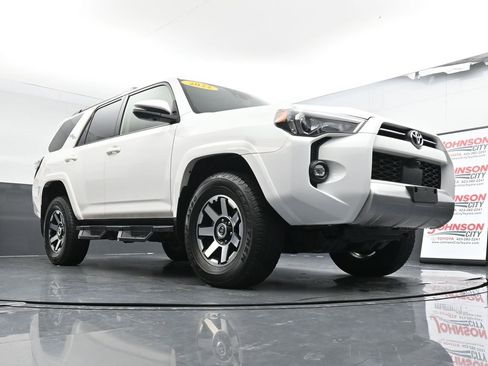 Used 2022 Toyota 4Runner TRD Off-Road Premium image 40