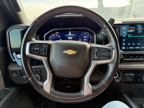 Used 2024 Chevrolet Silverado 2500 LT image 9