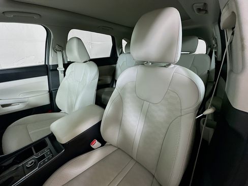 Certified 2025 Kia Sorento S w/ Panoramic Sunroof Package FWD image 20