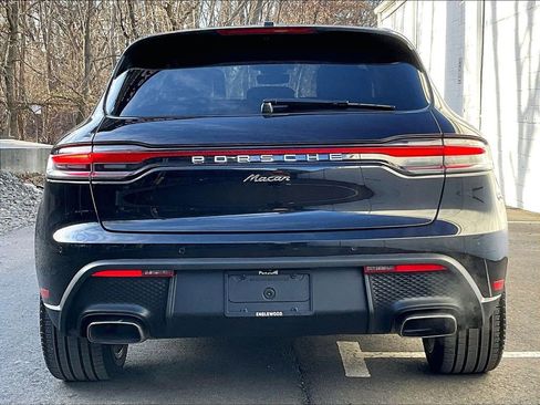 Used 2025 Porsche Macan image 9
