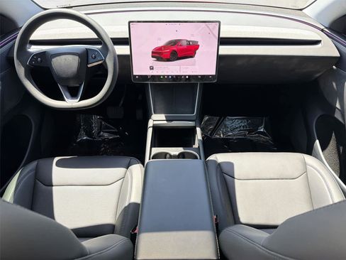 Used 2026 Tesla Model Y AWD image 11