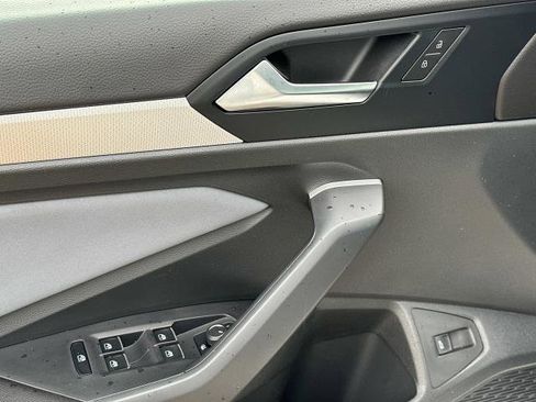 New 2025 Volkswagen Jetta SE image 17