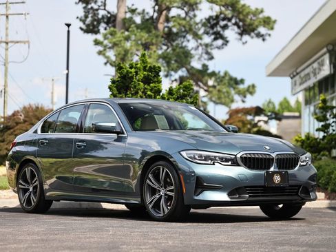 Used 2021 BMW 330i Sedan w/ Convenience Package RWD image 1