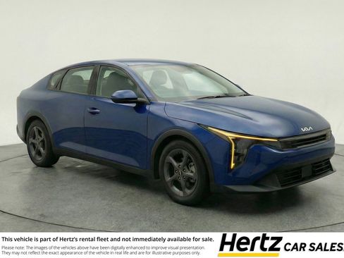 Used 2025 Kia K4 LXS image 1