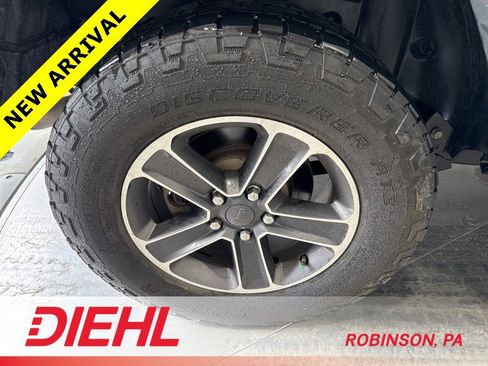 Used 2023 Jeep Wrangler Sahara image 9