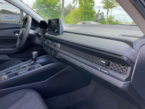 Certified 2025 Honda Accord SE image 33