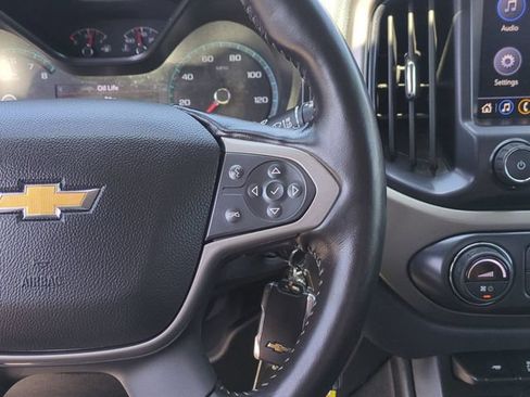 Used 2022 Chevrolet Colorado Z71 AWD/4WD image 19