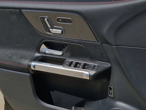 Certified 2022 Mercedes-Benz GLB 250 image 16