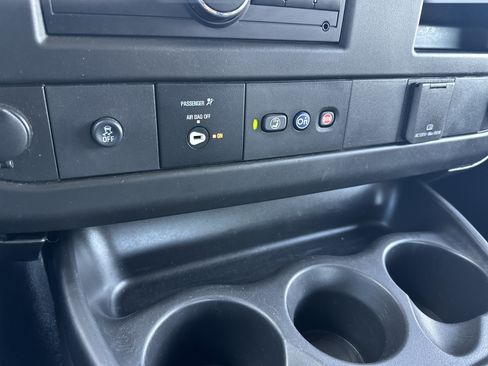 Certified 2019 Chevrolet Express 2500 RWD image 11
