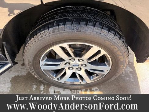 Used 2023 Ford Expedition XLT RWD image 7