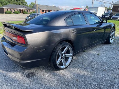 Used 2014 Dodge Charger SE w/ Sport Appearance Group RWD image 7