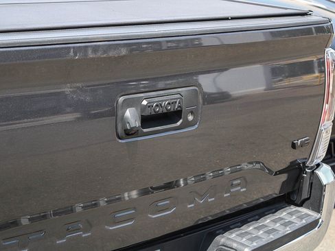 Used 2023 Toyota Tacoma TRD Off-Road AWD/4WD image 10