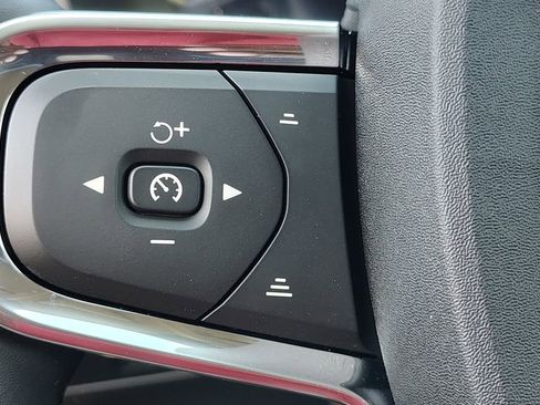 New 2026 Volvo XC40 B5 Core AWD/4WD image 14