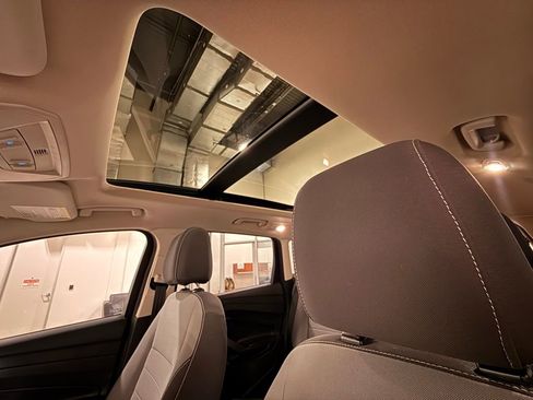 Used 2016 Ford Escape SE FWD image 17