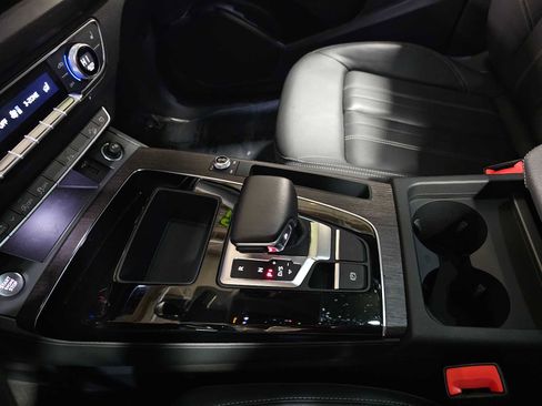 Used 2023 Audi Q5 2.0T Premium w/ Convenience Package image 29