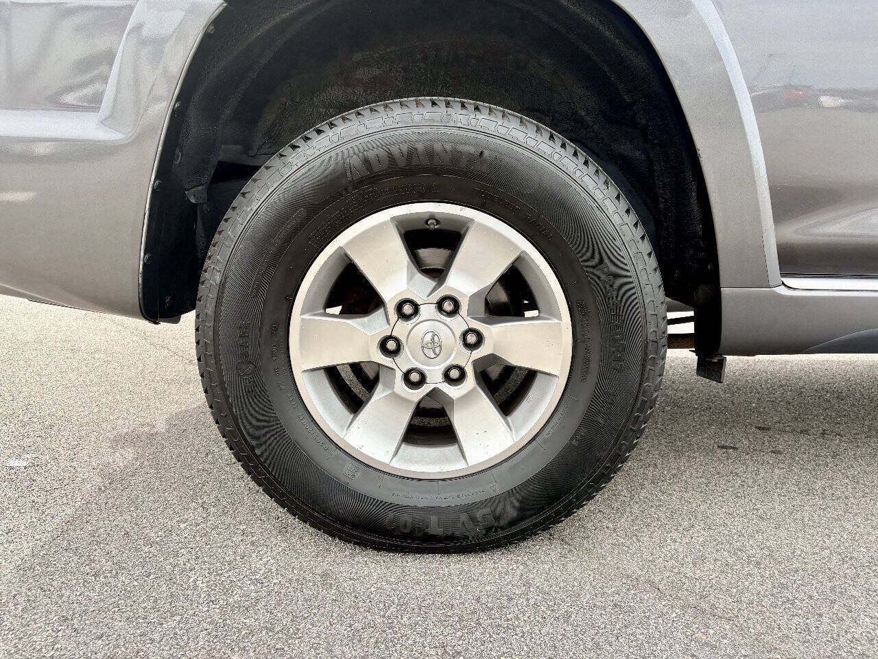 Used 2011 Toyota 4Runner SR5 w/ Premium Pkg w/Leather AWD/4WD image 39