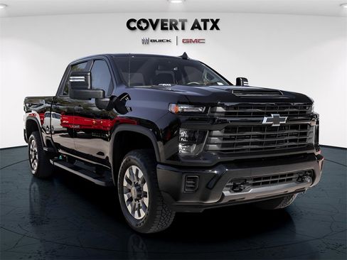 Used 2024 Chevrolet Silverado 2500 Custom w/ Custom Value Package image 6