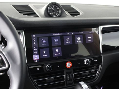 Certified 2026 Porsche Macan AWD/4WD image 13