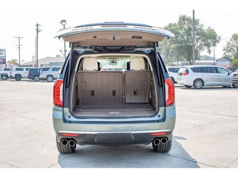 Used 2024 GMC Yukon Denali w/ Advanced Technology Package AWD/4WD image 11