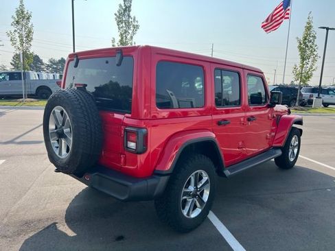 Used 2018 Jeep Wrangler Unlimited Sahara AWD/4WD image 5
