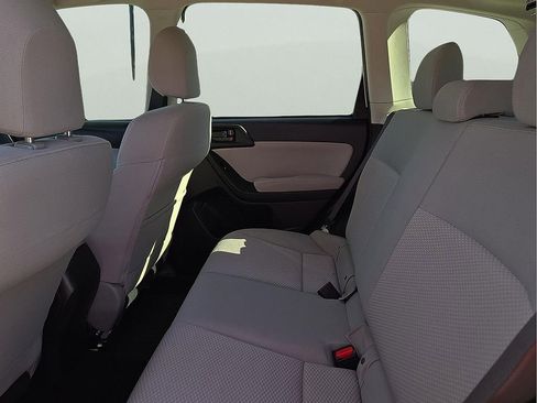 Used 2015 Subaru Forester 2.5i w/ Alloy Wheel Package image 10