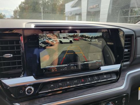 New 2026 GMC Sierra 1500 SLT image 23