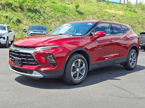 Used 2023 Chevrolet Blazer LT AWD/4WD image 3