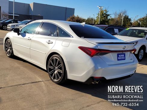 Used 2019 Toyota Avalon XSE image 21
