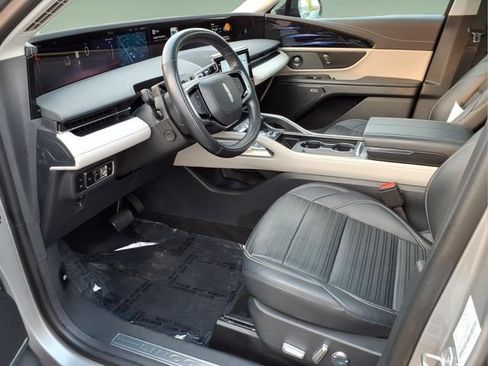 Used 2024 Lincoln Nautilus Reserve w/ Equipment Group 202A AWD/4WD image 11