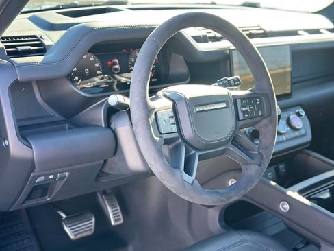 Used 2024 Land Rover Defender 90 V8 AWD/4WD image 10