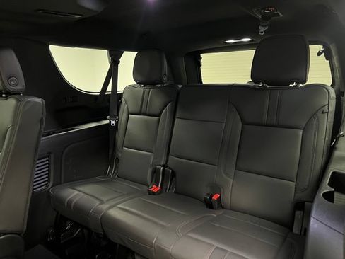 Used 2024 Chevrolet Suburban RST AWD/4WD image 48
