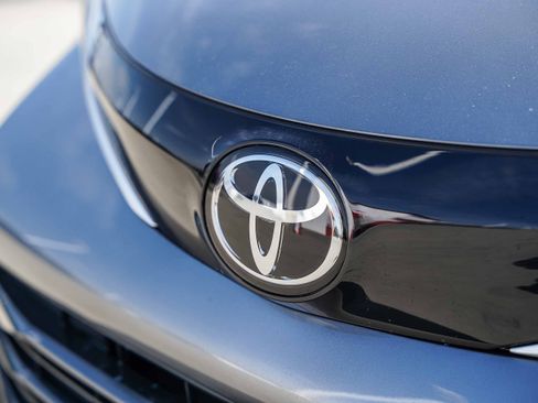 New 2026 Toyota Sienna Platinum image 6