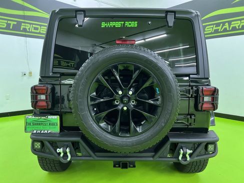 Used 2022 Jeep Wrangler Unlimited Sahara AWD/4WD image 8