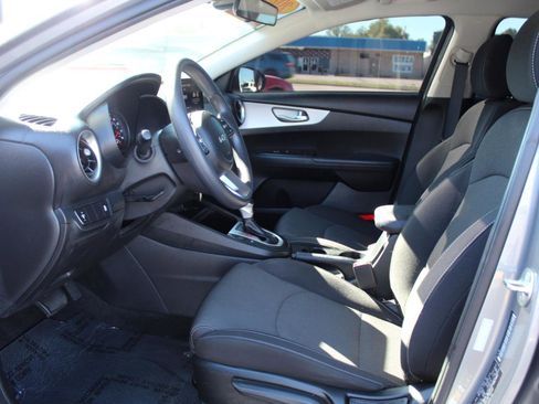 Used 2024 Kia Forte LXS FWD image 9
