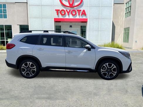 Used 2023 Subaru Ascent Limited AWD/4WD image 8