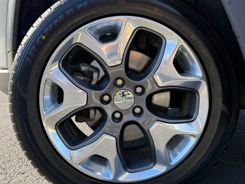 Used 2019 Jeep Compass Limited image 29