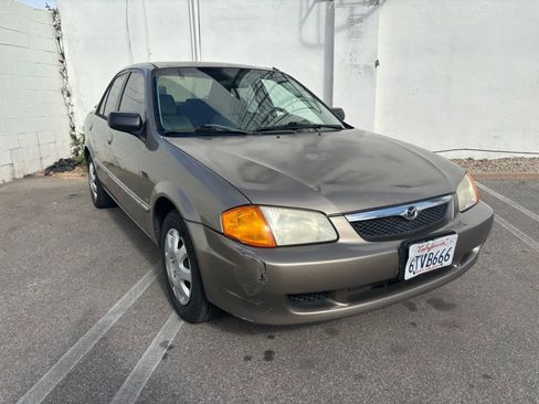 Used 2000 MAZDA Protege DX image 4
