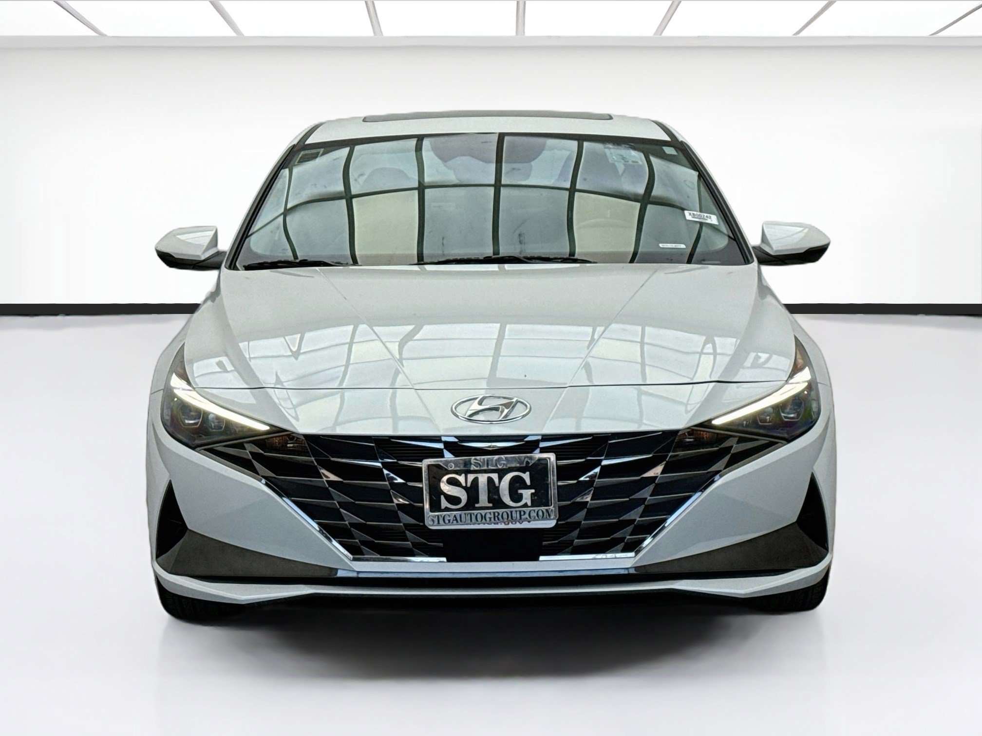 Used 2021 Hyundai Elantra Limited FWD image 2