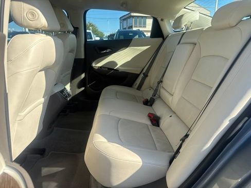 Used 2024 Chevrolet Malibu LT FWD image 11