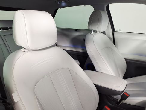 Used 2024 Hyundai Ioniq 5 Limited image 10