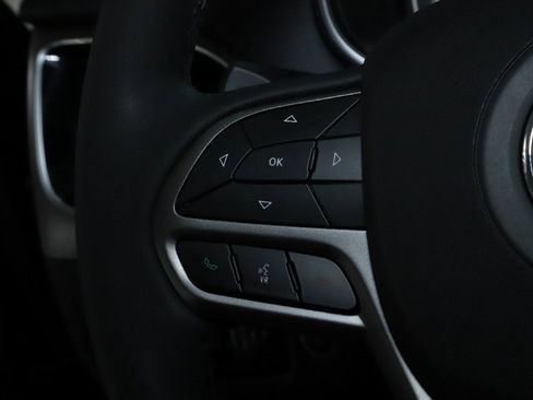 Used 2022 Jeep Cherokee Limited image 24