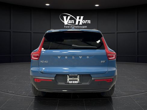 Used 2024 Volvo XC40 B5 Core w/ Protection Package Premier AWD/4WD image 6